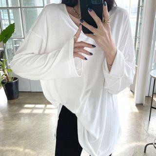 V-neck Dip-back Boxy T-shirt