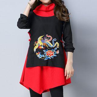 Embroidered Long-sleeve Turtleneck Top