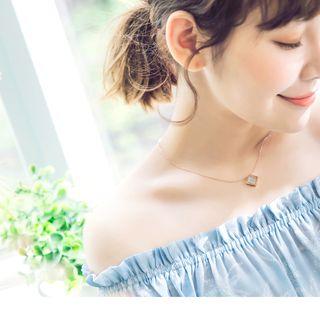 Square Shell Pendant Choker