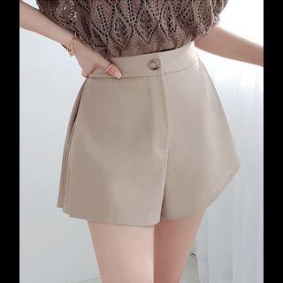 Pleated-side Shorts
