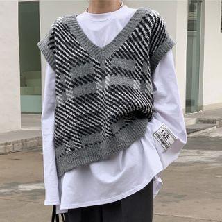 Plaid Sweater Vest / Long-sleeve T-shirt