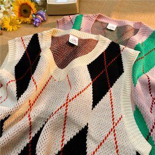 V-neck Diamond Pattern Knit Vest