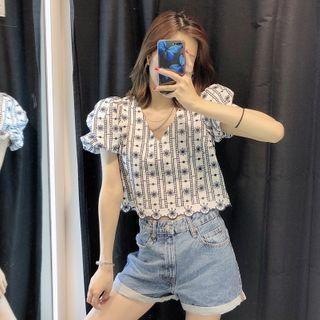 Floral Embroidered Puff-sleeve Top