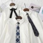 Plain Shirt / Plaid Tie / Bow Tie