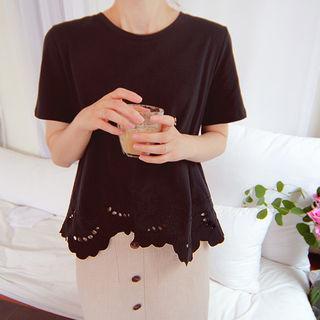 Eyelet-lace Hem T-shirt