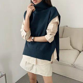 Turtleneck Slit-hem Knit Vest