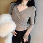 Long-sleeve V-neck Fitted Cropped T-shirt
