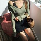 Long-sleeve V-neck Linen Blend T-shirt
