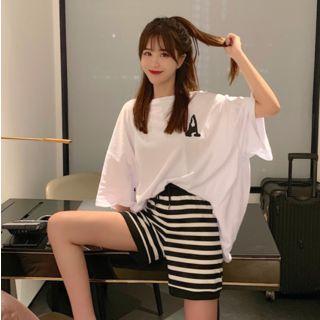 Printed Short-sleeve T-shirt / Striped Shorts