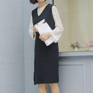 Sleeveless V-neck Knit Dress / Bell-sleeve Lace Top
