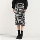 Zebra Knit H-line Midi Skirt