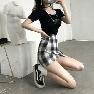 Color-block Short-sleeve T-shirt / Check Skirt