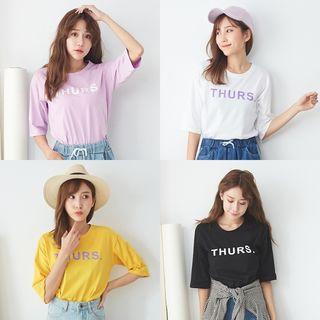 Lettering Print Elbow Sleeve T-shirt