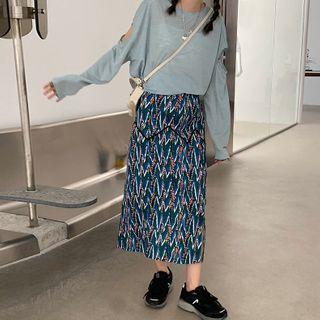 Cut Out Long-sleeve T-shirt / Printed Midi Skirt