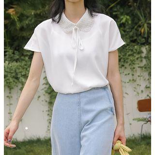 Short-sleeve Plain Tie-neck Top