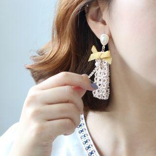 Faux Pearl Strapped Earring