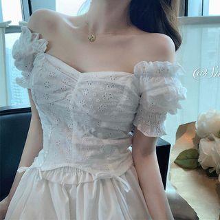 Two-way Puff-sleeve Eyelet Lace Cropped Top