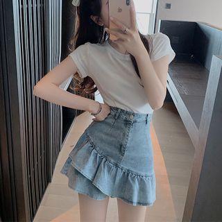 Asymmetric Crop T-shirt / Ruffled Denim Mini Skirt