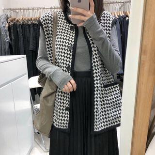 Patterned Button Knit Vest / Plain Long-sleeve T-shirt / Pleated Midi Skirt