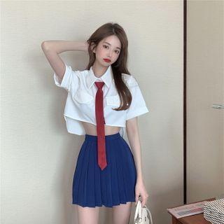 Tie-neck Short-sleeve Cropped Shirt / Pleated Mini A-line Skirt