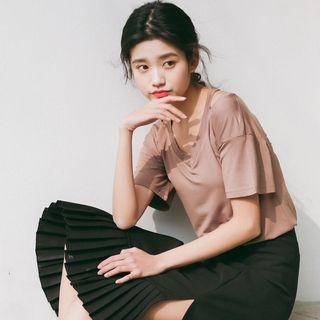 Short-sleeve Cut Out V-neck T-shirt