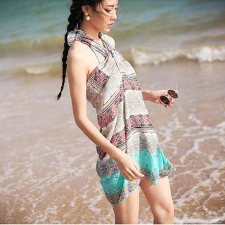 Set: Patterned Bikini + Cover-up
