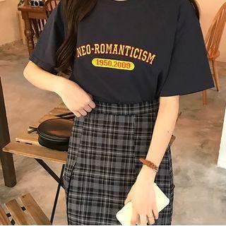 Lettering Short-sleeve T-shirt / Plaid Mini A-line Skirt