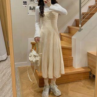 Mock-turtleneck Sweater / Pinafore Dress