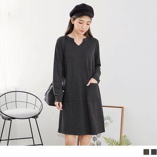 Double Pocket V-neck Dress