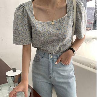 Short-sleeve Square-neck Floral Print Blouse Blue & Yellow - One Size