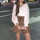 Cropped Blouse / Leopard Mini A-line Skirt