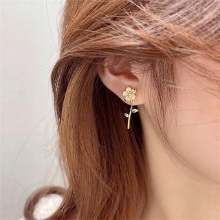 Asymmetrical Flower Stud Earring 1 Pair - Asymmetric - Gold & White - One Size