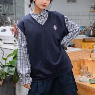 Long-sleeve Plaid Shirt / Logo Embroidered Sweater Vest