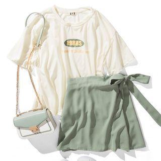 Short-sleeve Numbering T-shirt / Belted A-line Skirt