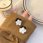 Floral Ear Stud White - One Size