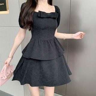 Short-sleeve Square-neck Plain Layer Dress
