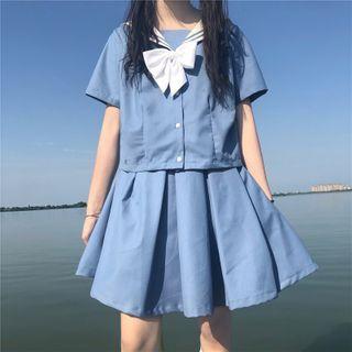 Bow Tie Short-sleeve Blouse / A-line Skirt