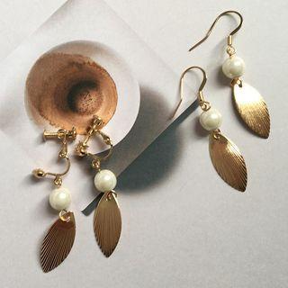 Leaves Pearl Drop Earring