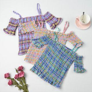 Short-sleeve Plaid Cold-shoulder Crinkle Top