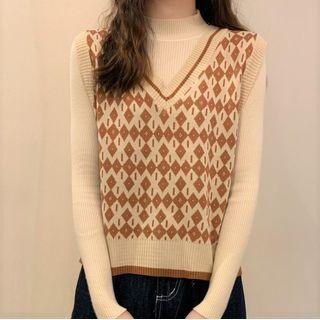 Patterned Knit Vest / Mock-neck Top