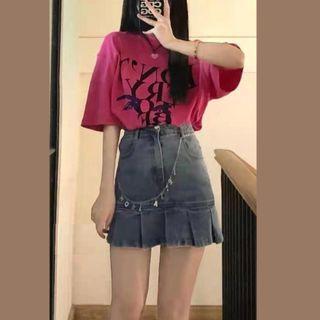 Short-sleeve Lettering T-shirt / Denim Mini Pleated Skirt