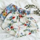 Drawstring-waist Leaf Pattern Shorts
