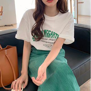 Short-sleeve Lettering T-shirt / Denim Midi Skirt