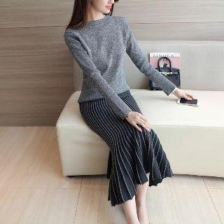 Set: Long-sleeve Knit Top + Knit Pencil-cut Skirt