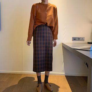 Plain Sweater / Plaid Straight-fit Midi Skirt