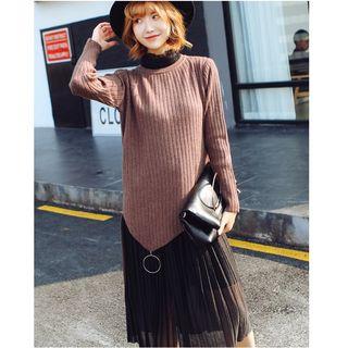 Set: Long Sweater + Sleeveless Pleated Midi Dress