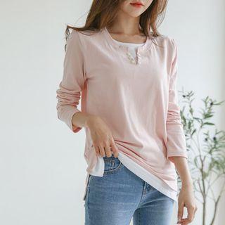 Open-placket Contrast-layered T-shirt