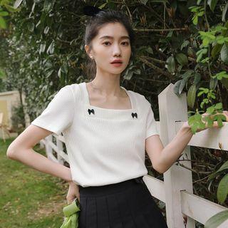 Short-sleeve Square-neck Ribbon Knit Top