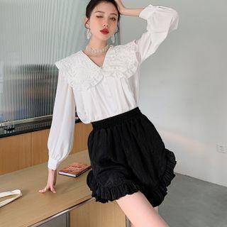 Lace Trim Blouse / Ruffle Trim Shorts