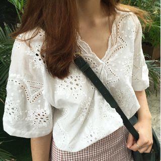 Eyelet Lace V-neck Short-sleeve Top